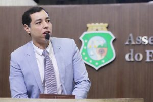 Opositor Leonardo Araújo recorre do acórdão no STF (Divulgação/AL-CE)