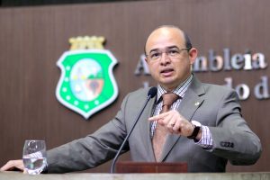 Sérgio Aguiar rebateu ataques de Heitor a conselheiros do TCM (Foto: Divulgação/AL-CE)