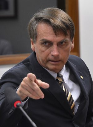 Jair Bolsonaro Bolsonaro aponta, durante audiência na Câmara