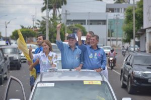 Tasso e General em carreata