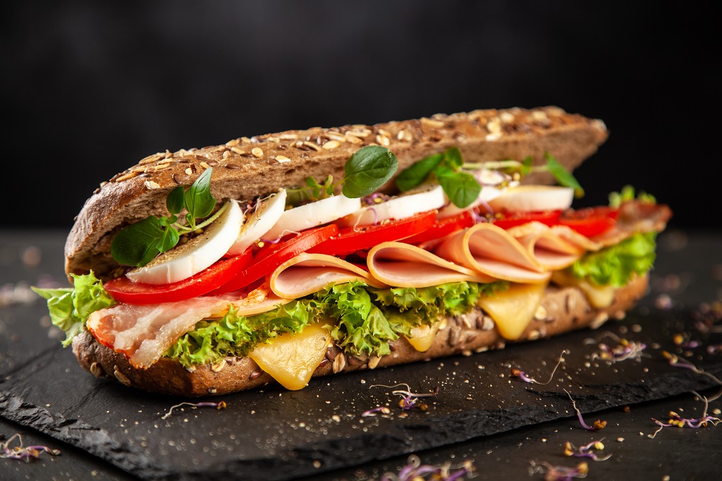 Foto de sanduíche de peito de peru da rede Subway.