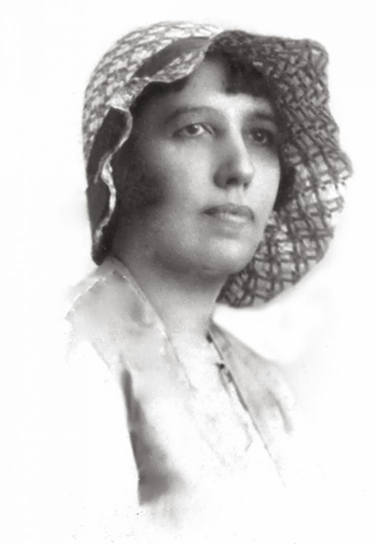 Henriqueta Galeno de perfil