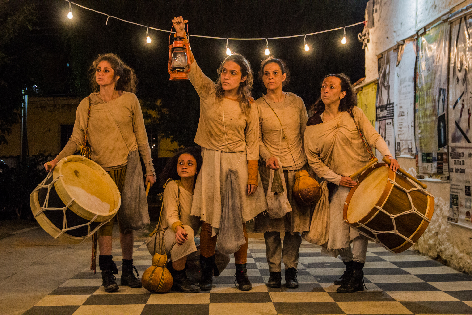 Dia Internacional da Dança: na imagem, cinco mulheres interpretam cena da peça Morte e Vida ainda mais Severina